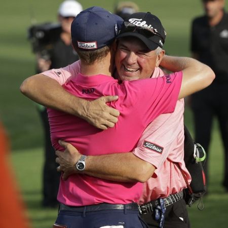 Mike Thomas, Justin's Dad celebrating his son's victory. Justin's father was also a PGA professional golfer. Know Thomas' age as of 2021!